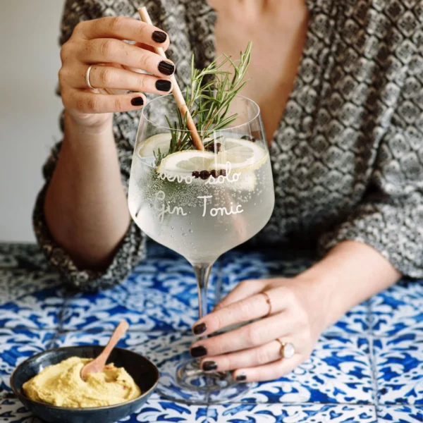Set due calici "Bevo solo gin tonic" Simple Day