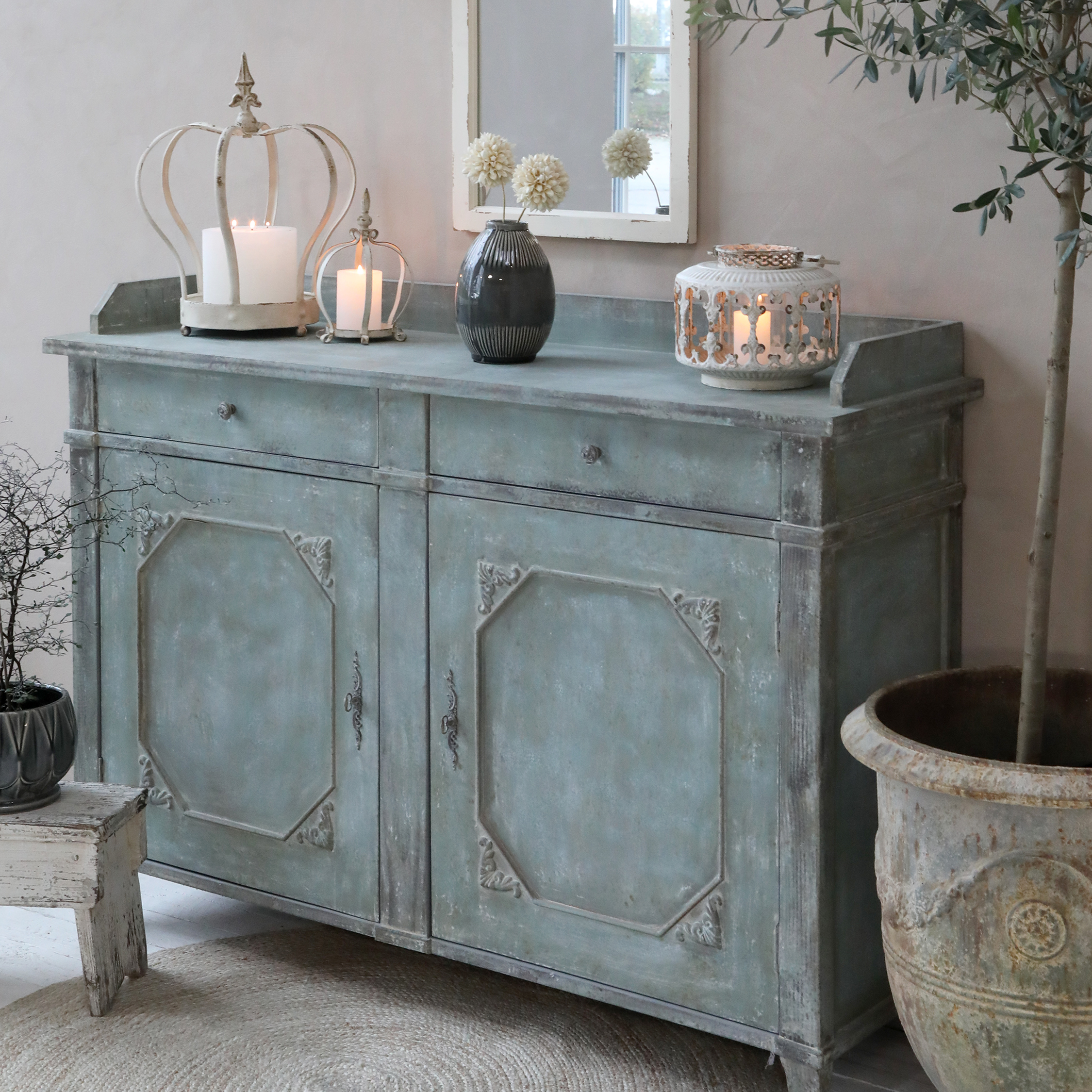 Mobile Credenza Chic Antique