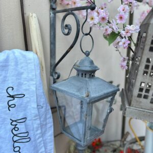 Lanterna con supporto in metallo